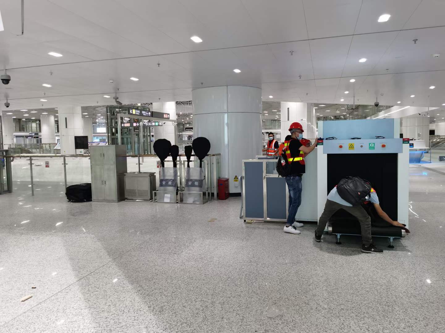 x-ray baggage scanner _20221018102118
